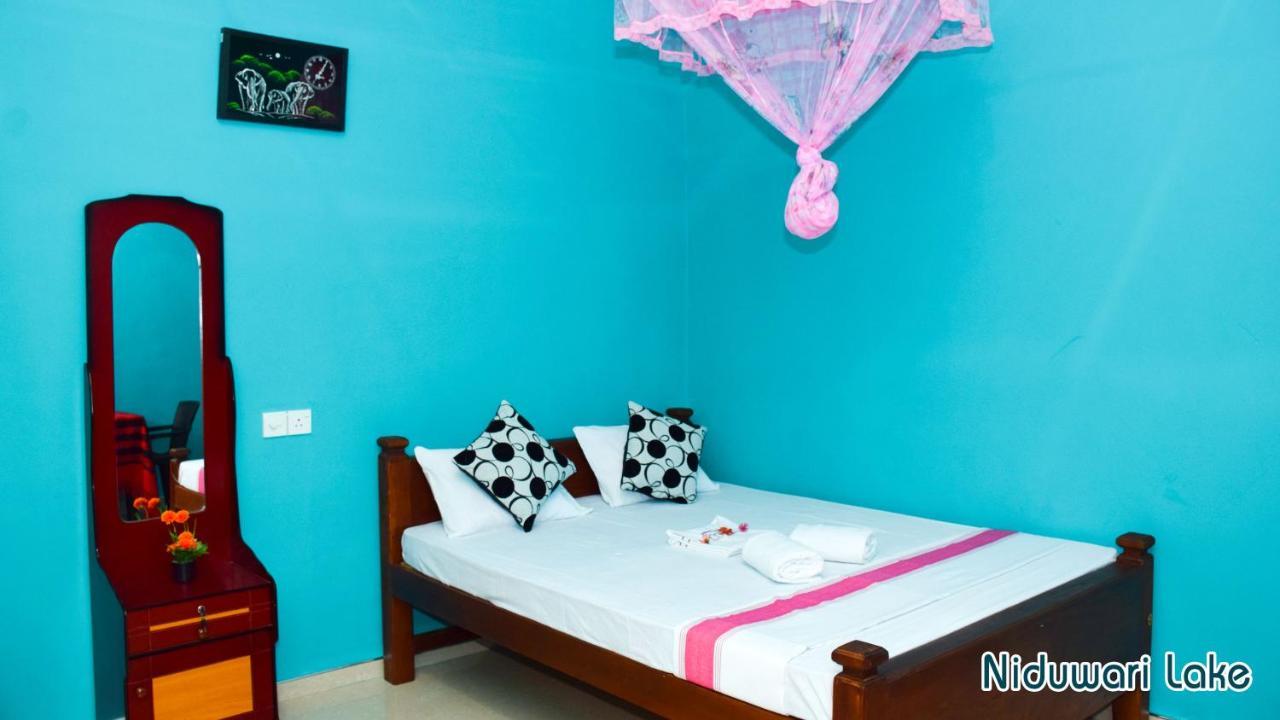 Niduwari Lake Homestay Dambulla Luaran gambar